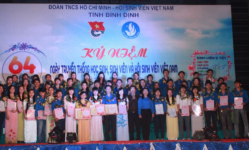 Bình Định: Tuyên dương HS, SV các cấp