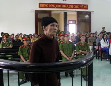 Cha chồng chém chết con dâu và tình nhân lĩnh án chung thân - 1 Ở tuổi 70 nhưng ông Lê Văn Tư phải lĩnh án chung thân vì một phút không kiềm chế