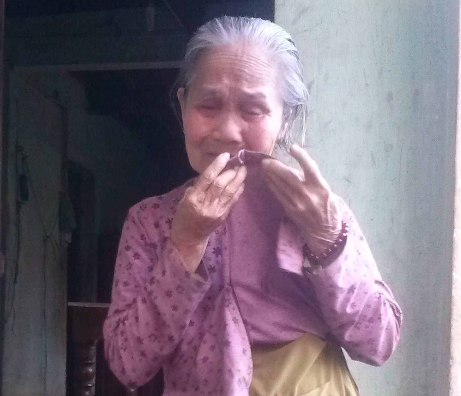 Cụ Tâm - chị gái cụ Phiếu khóc nghẹn khi kể về hoàn cảnh em gái bị các con ruồng bỏ