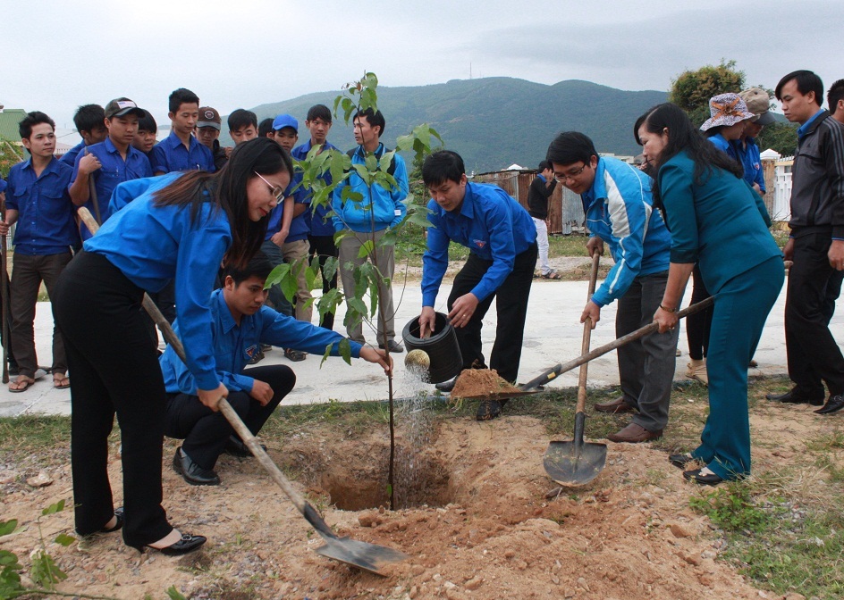 Hàng ngàn đoàn viên thanh niên tỉnh Bình Định nô nức tham gia Lễ khởi động năm tình nguyện 2014
