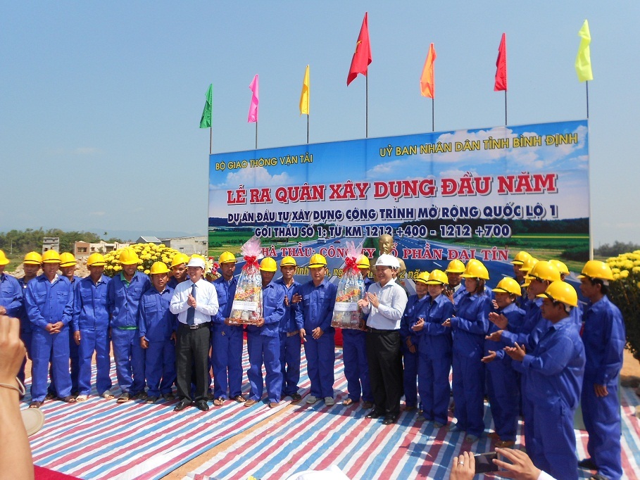 Ra quân xây dựng đầu năm