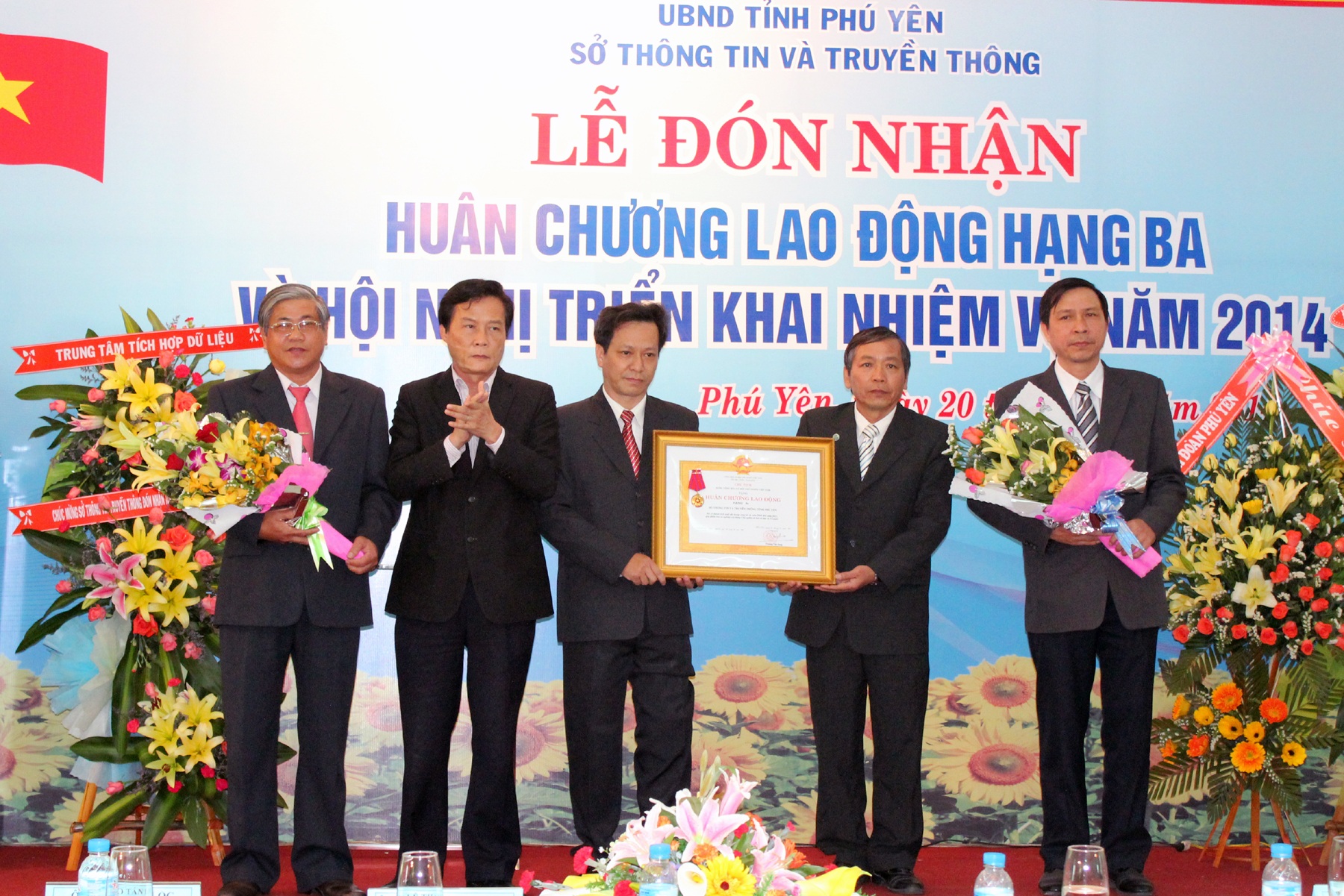 Sở Thông tin - Truyền thông đón nhận Huân chương Lao động hạng ba - 1 Sở Thông tin - Truyền thông đón nhận Huân chương Lao động hạng ba