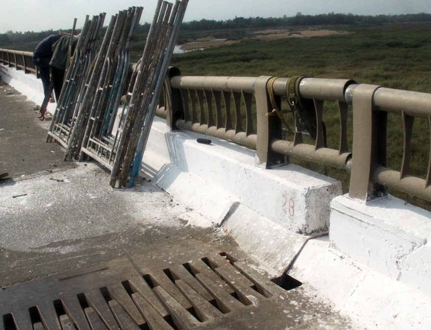 Tình trạng hư hỏng của cầu Đà Rằng