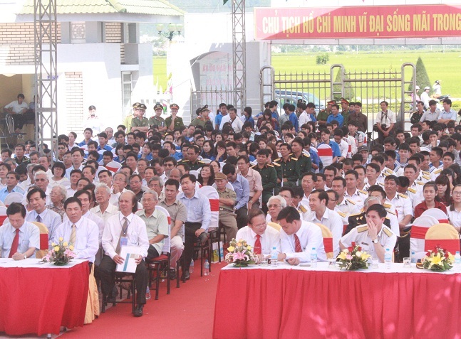 Triển lãm thu hút đông đảo lãnh đạo các ban ngành, nhân dân và học sinh trong tỉnh Phú Yên về dự