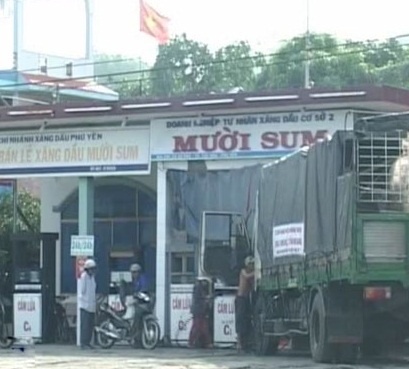 Bán 18.000 lít dầu lậu, bị phạt 90 triệu đồng - 1 DNTN Mười Sum bị phạt 90 triệu đồng do kinh doanh xăng dầu nhập lậu (ảnh minh họa)