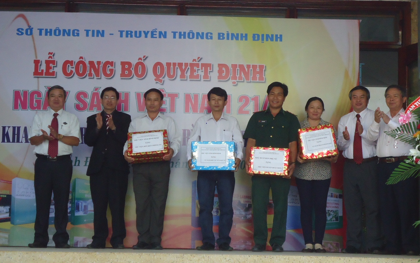 Đông đảo học sinh, sinh viên đến với Ngày hội sách và văn hóa đọc sách tại Bình Định.