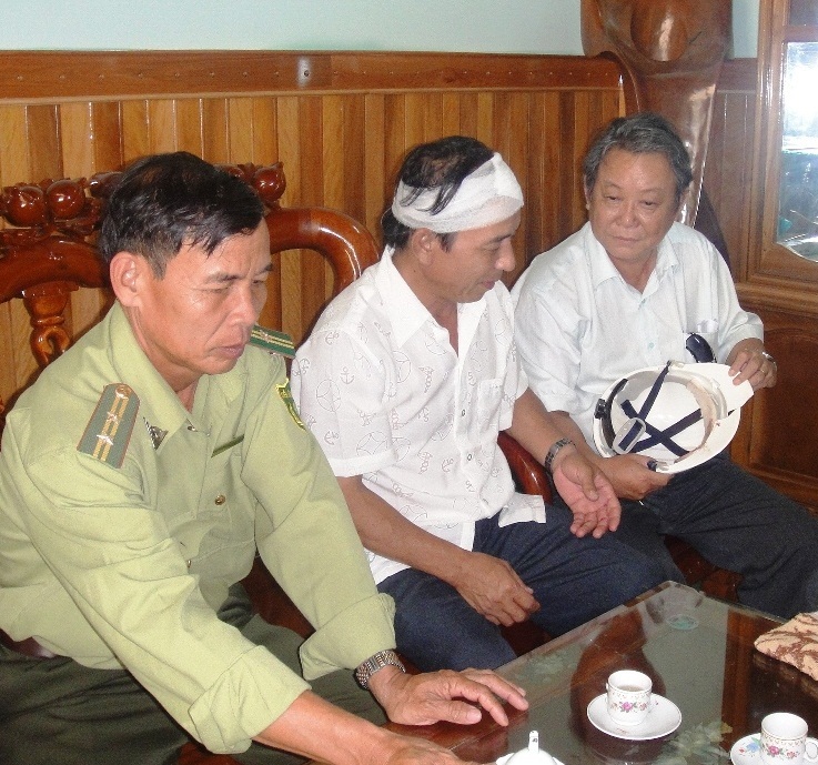 Ông Đài bị lâm tặc ném đá vào đầu phải khâu 14 mũi