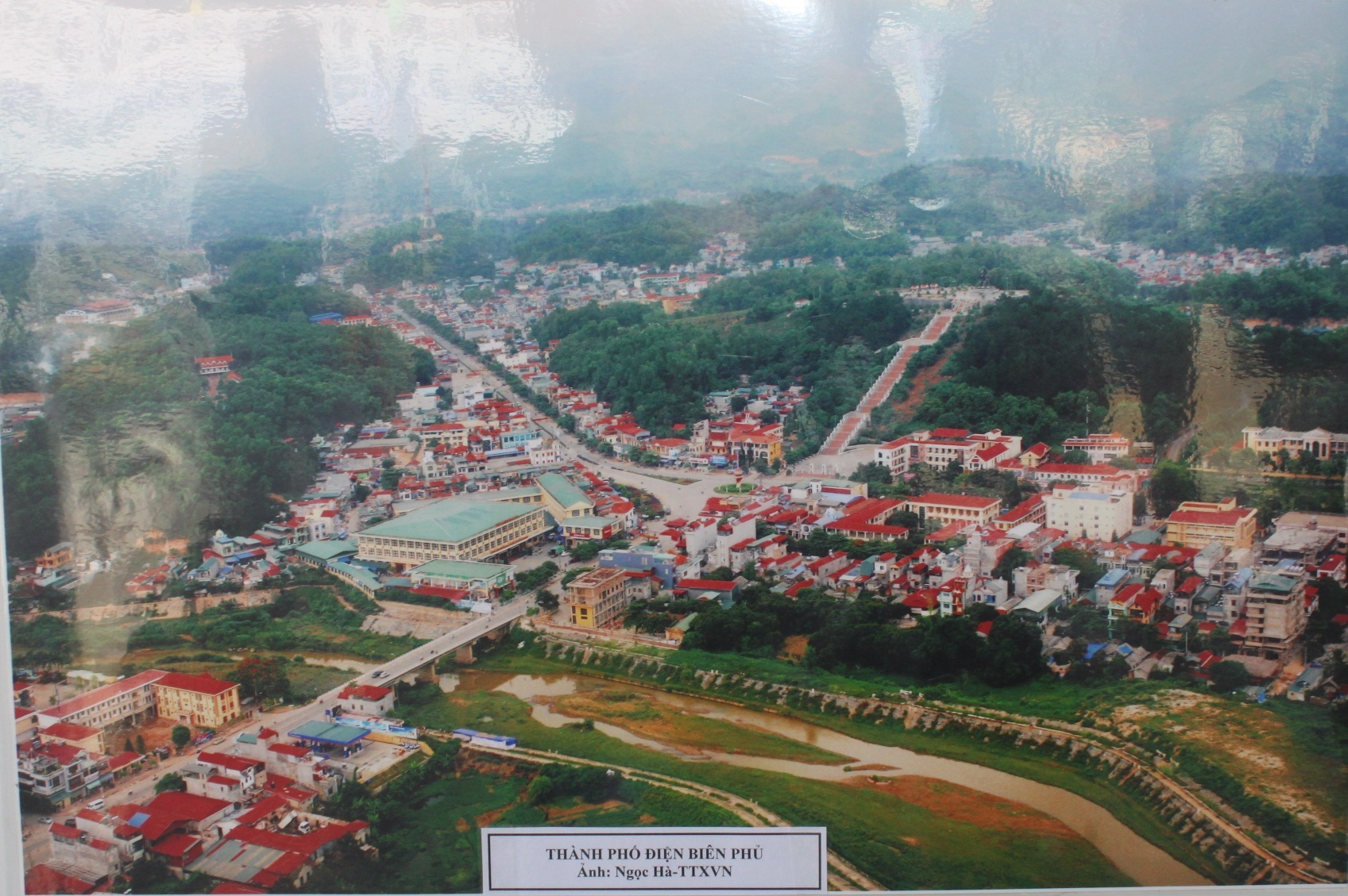 TP Điện Biên Phủ, một trận địa oanh liệt trong chiến tranh nay đã đổi thay tráng lệ