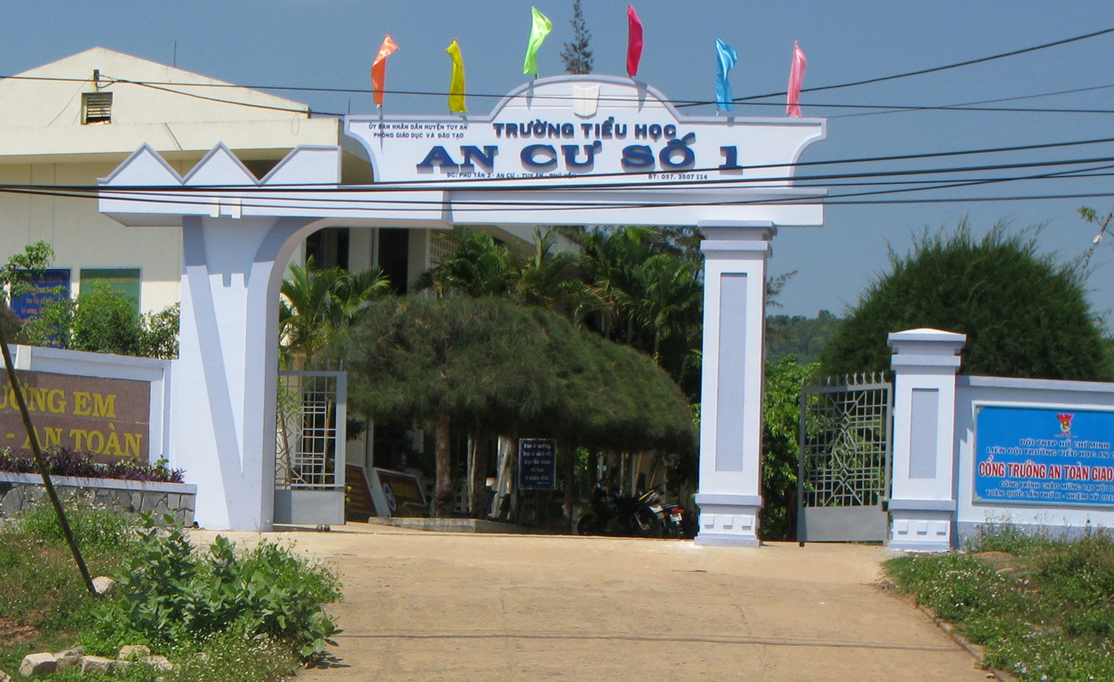 Nhốt bảo vệ trong phòng “vô tư” trộm đồ trường học - 1 Trường tiểu học An Cư số 1 nơi xảy ra vụ việc