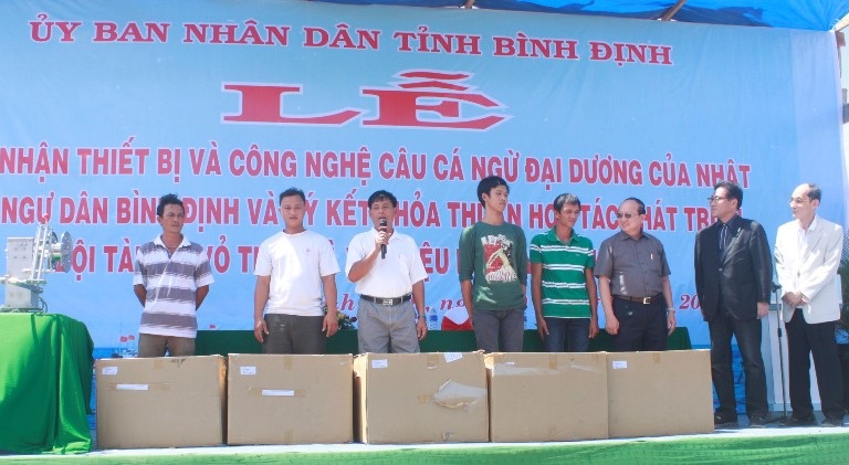 Chuyên gia Nhật chuyển giao công nghệ câu cá ngừ cho ngư dân VN