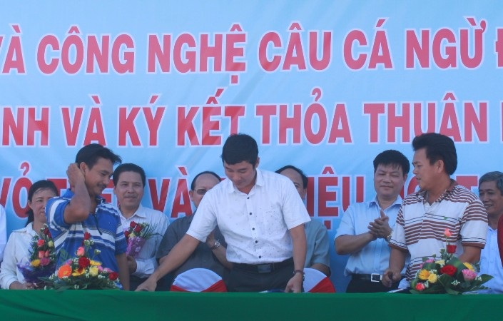 Lễ ký kết đóng 2 tàu vỏ thép cho ngư dân tỉnh Bình Định