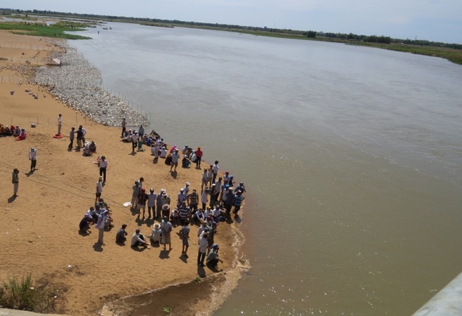 Đoạn sông nơi 3 người thân trong một gia đình bị chết đuối