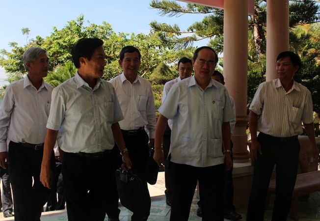 Cần lưu ý chính sách ưu đãi với người có công - 2 Chủ tịch UBTWMTTQ Việt Nam Nguyễn Thiện Nhân thăm xã