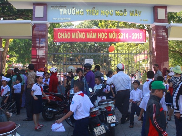 Ngày toàn dân đưa trẻ đến trường. (Ảnh: Doãn Công)