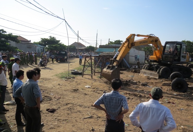 Cưỡng chế, bàn giao mặt bằng xây Cảng cá Đông Tác