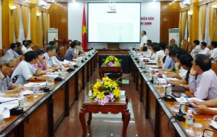 Các ngành chức năng liên quan, chủ các hồ chứa họp triển khai 