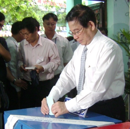 Lãnh đạo Đảng, Nhà nước đi bỏ phiếu - 4