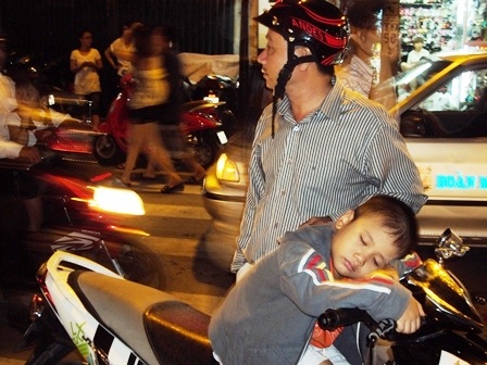 Nhộn nhịp phố đèn lồng đêm Trung thu - 8