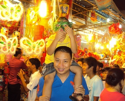 Nhộn nhịp phố đèn lồng đêm Trung thu - 4