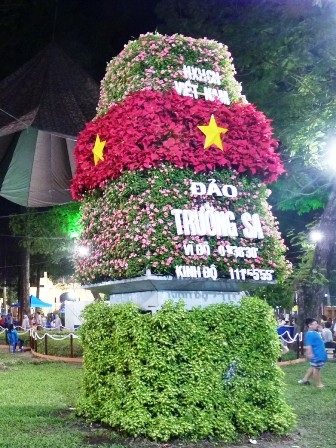 Đêm xuân dạo bước vườn hoa Tao Đàn - 3