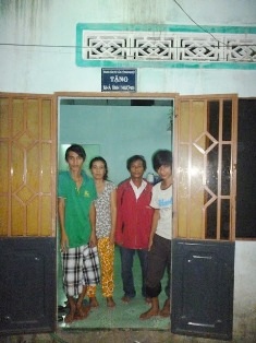 “Số em chắc chết vì bố mẹ xoay đâu ra tiền ?” - 2