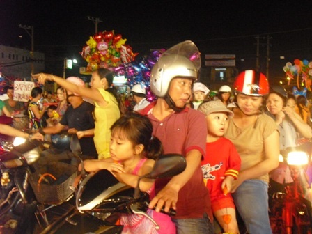 Các tuyến đường khu vực trung tâm thành phố đã chật ních