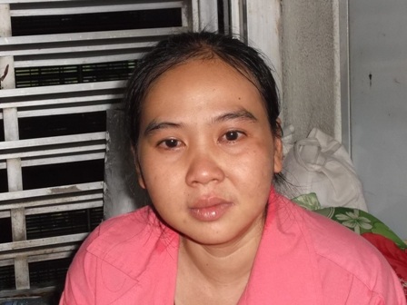 Vợ chồng anh Huân – chị Thủy vui mừng vì món quà bất ngờ của Dân trí