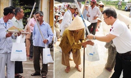 Nhiều cụ ông, cụ bà cũng hào hứng tham gia Chương trình