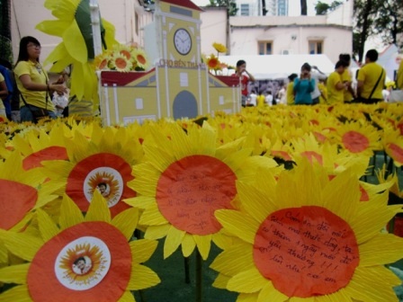 Trao học bổng tiếp sức bệnh nhi ung thư - 2