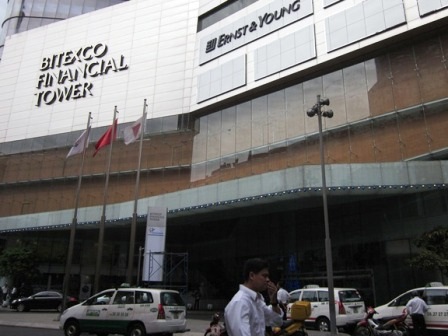 Những bãi giữ xe gần trung tâm không “chặt chém” trong đêm Noel