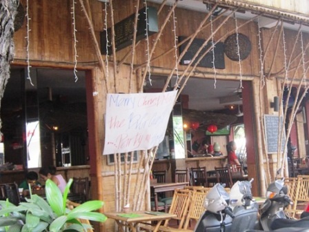 Quán ăn Allez boo trong khu phố người Tây neo khách trong những ngày cuối năm