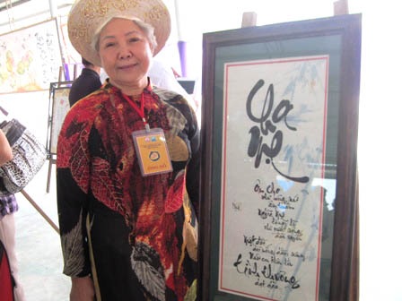 “Bà đồ” Mỹ Hạnh là nữ thư pháp gia cao tuổi nhất cuộc hội ngộ