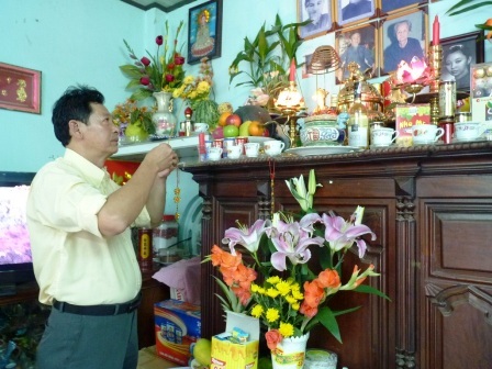 Gia đình bà Kim Thanh vẫn duy trì tục hóa vàng