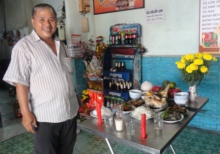 Nhộn nhịp cúng tiễn ông bà ngày mùng 3