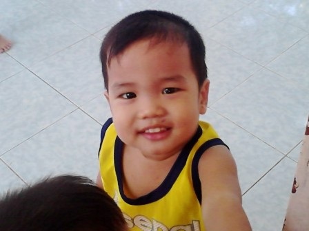 Lúc mới về Làng, Nghé còn ẵm ngửa, nay đã biết chạy nhảy, nô đùa