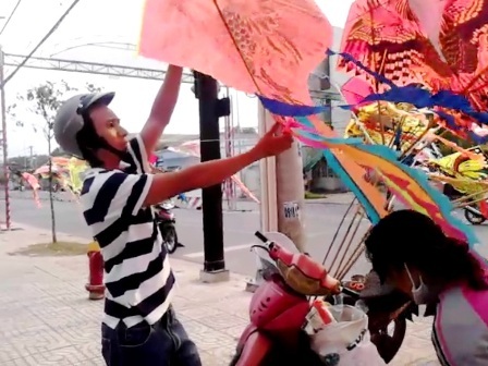 TPHCM: Ngoại ô rực rỡ những cánh diều ước mơ - 2 TPHCM: Ngoại ô rực rỡ những cánh diều