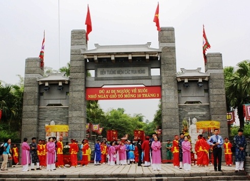 Chương trình lễ giỗ Tổ tại Công viên Lịch sử - Văn hóa Dân tộc - 1 Khu tưởng niệm các Vua Hùng (ảnh: svhttdl.hochiminhcity.gov.vn)