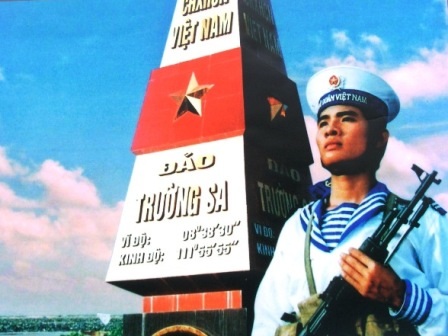 Có 23 bức ảnh về vùng biển thiêng liêng của Tổ quốc được triển lãm trong ngày Quốc giỗ