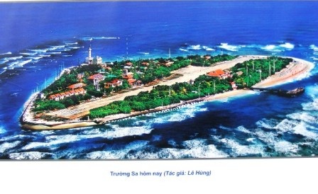  “Trường Sa hôm nay” - tác giả Lê Hùng