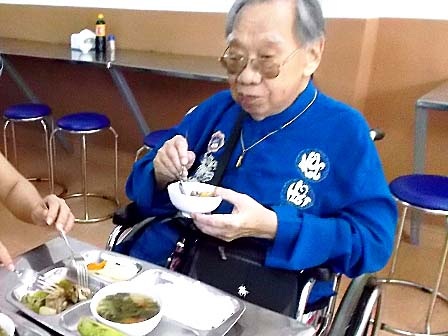 Quán Nụ Cười 3 nhộn nhịp trong ngày khai trương