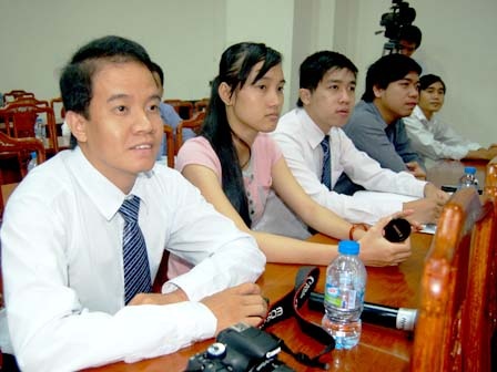 Họp báo phát động Giải thưởng Nhân tài Đất Việt 2013 tại TPHCM 