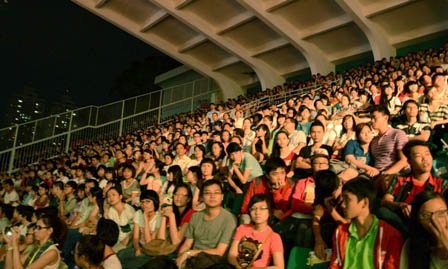 Khán giả lưu luyến theo dõi đến những phút cuối của chương trình