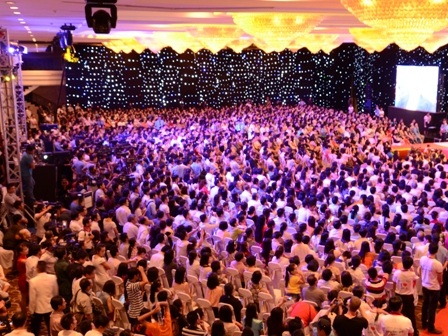 Cả 2 khán phòng khu A và khu E chật kín trước giờ G