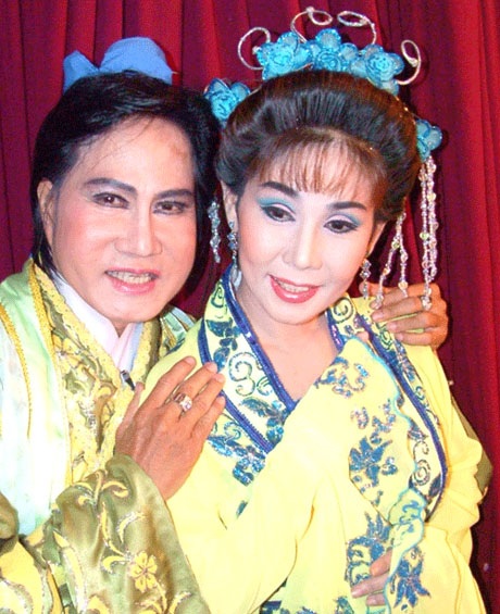 NS Vũ Minh Vương (trái) trong vở