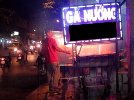 Nhưng khi quán hoạt động, khói vẫn tỏa ra mù mịt