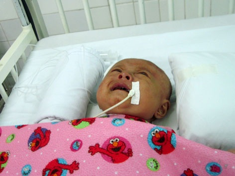 và hay khóc lặng lẽ một mình