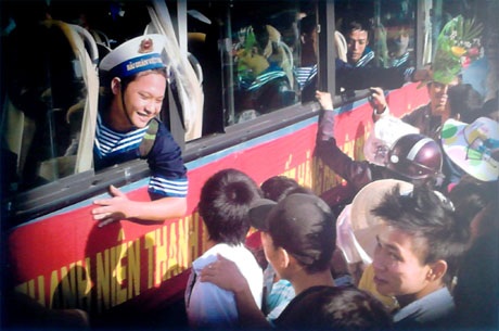 Mặn mà tình cảm của người thành phố gửi quân dân biển đảo - 3 Trẻ em trên đảo Trường Sa lớn