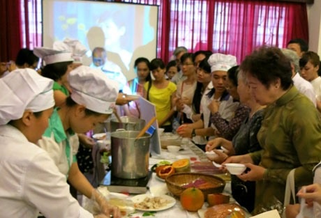 Phở - món ăn cổ truyền Việt Nam thu hút đông đảo thực khách tại lễ hội