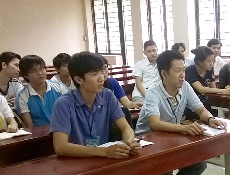 Cậu sinh viên bán trái cây dạo để theo đuổi việc học - 1 Trần Minh Dương (