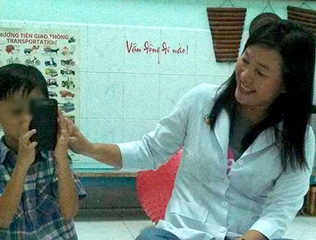 Trẻ dậy thì sớm khi nào cần điều trị? - 2 Thạc sĩ tâm lý Kiều Thanh Hà trò chuyện với bệnh nhi
